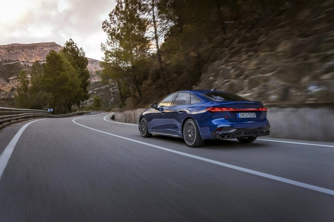 Audi A5 2025 ra mắt: Giá quy đổi từ 1,25 tỷ đồng, 4 màn hình lớn, thế chỗ A4 đấu C-Class, 3-Series- Ảnh 12.