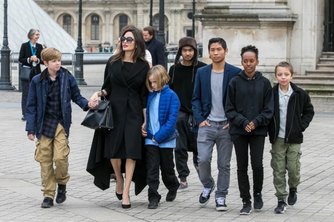 Pax Thiên - cậu con trai nuôi người Việt của Angelina Jolie và Brad Pitt: Cực kỳ thân thiết với mẹ, được truyền thông Hollywood săn đón - Ảnh 5.
