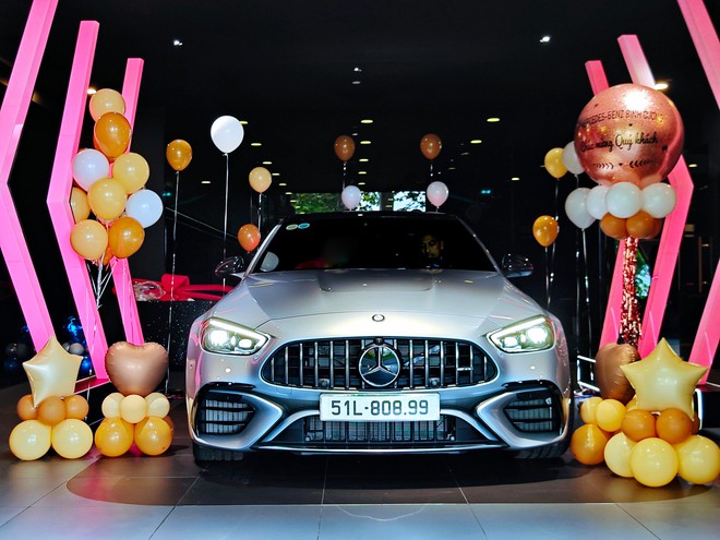 Giao Mercedes-AMG C 63 S E Performance đầu tiên ra biển tại Việt Nam, sales chia sẻ: ‘Khách thích từ năm 2022, chốt đặt trước ra mắt’- Ảnh 3.