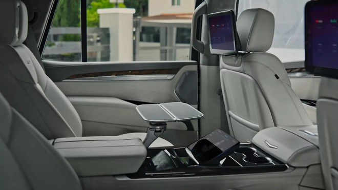 Cadillac Escalade 2025 có màn hình 55 inch lớn nhất thế giới trên táp lô, cửa tự động đóng mở và nhiều nâng cấp thú vị khác- Ảnh 11.