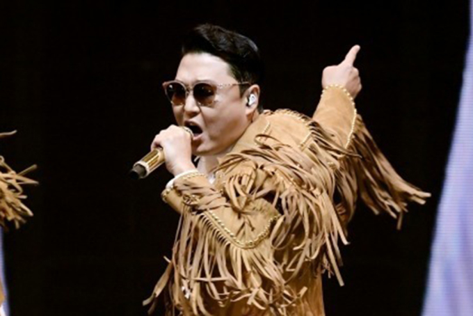 Psy trong hình ảnh quảng bá tour diễn Summer Swag 2024. Ảnh: The Fact