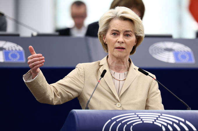 Chủ tịch Ủy ban châu Âu Ursula von der Leyen tại phiên họp của Nghị viện châu Âu ở Strasbourg, Pháp ngày 28/2. Ảnh: AFP