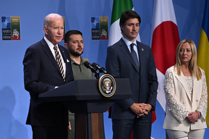Từ trái qua phải: Tổng thống Mỹ Joe Biden, Tổng thống Ukraine Volodymyr Zelensky, Thủ tướng Canada Justin Trudeau và Thủ tướng Italy Giorgia Meloni tại Vilnius, Litva, hồi tháng 7/2023. Ảnh: AFP