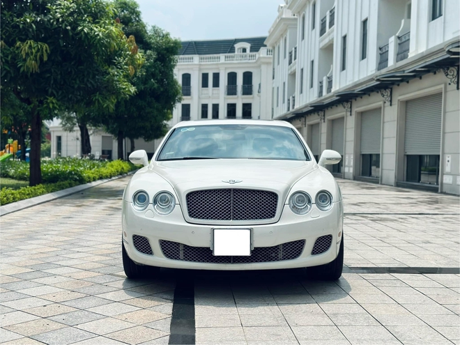 Chiếc Bentley Flying Spur hơn 1,4 tỷ này sẽ khiến người dùng 'chịu chơi' cân nhắc thay vì mua Camry hybrid- Ảnh 5.