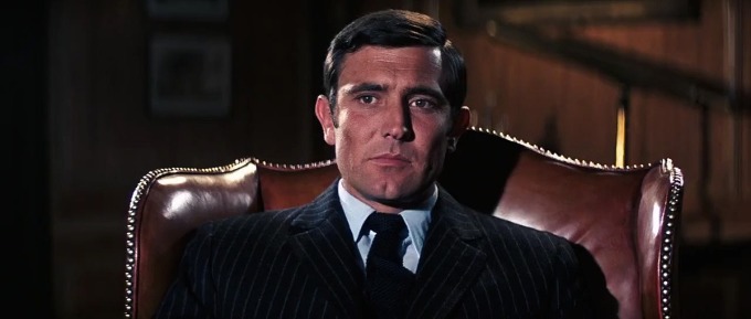 Tạo hình đặc vụ 007 của George Lazenby. Ảnh: IMDb