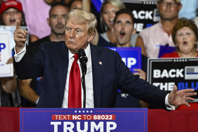 Cựu tổng thống Donald Trump tại sự kiện vận động tranh cử ở Charlotte, bang Bắc Carolina ngày 24/7. Ảnh: AP