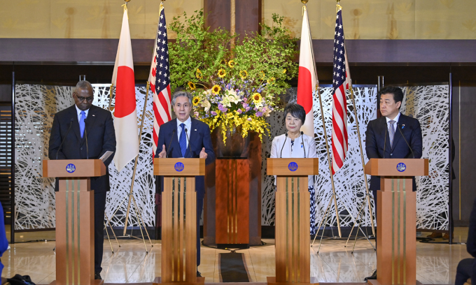 (Từ trái sang) Ông Austin, ông Blinken, bà Kamikawa và ông Kihara tại buổi họp báo sau cuộc đối thoại tại Tokyo hôm 28/7. Ảnh: AFP