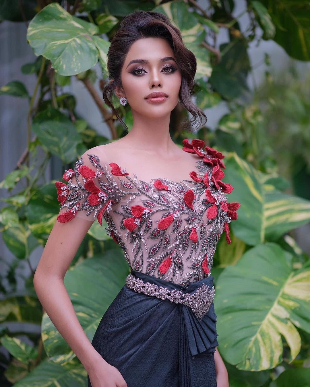 Người đẹp Campuchia gây chú ý khi sang Việt Nam thi sắc đẹp - 27
