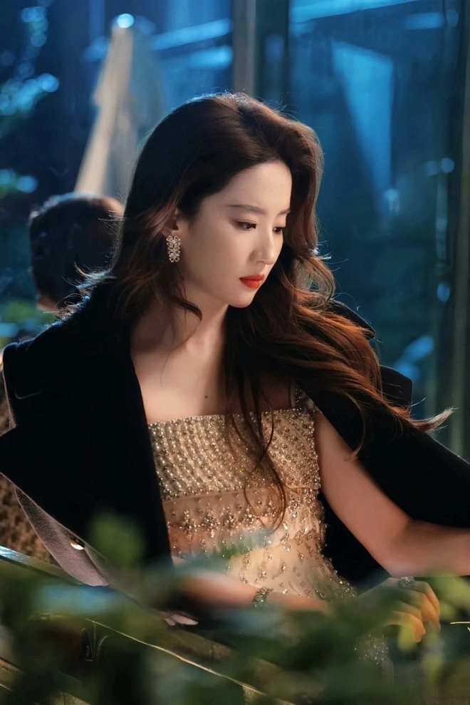 Trước đó, Lưu Diệc Phi từng kỳ vọng vào tác phẩm Câu Chuyện Hoa Hồng.