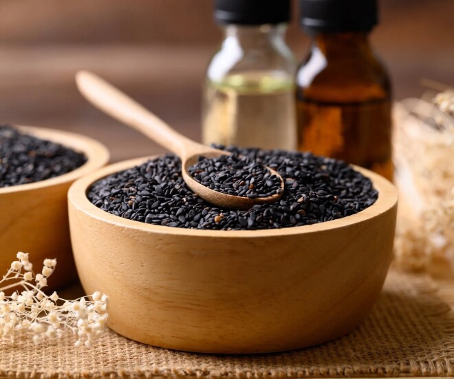 Mè đen có thể giúp thúc đẩy giấc ngủ, thư giãn tâm trạng và thúc đẩy quá trình trao đổi chất. (Ảnh minh hoạ).