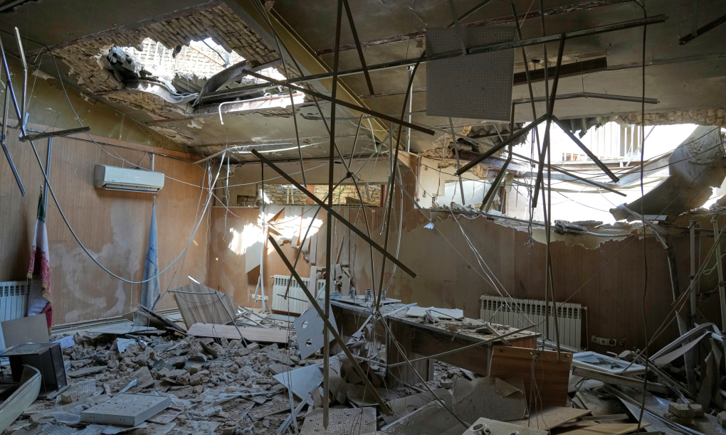 Tòa nhà đặt văn phòng công tố viên tại nhà tù Evin hôm 29/6. Ảnh: AP