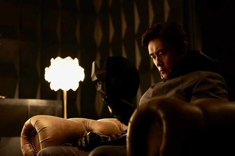 Squid Game 3 tập trung vào cuộc đối đầu tâm lý giữa Seong Gi Hun và Front Man Hwang In Ho (Lee Byung Hun), kẻ đứng sau mọi âm mưu trong trò chơi.