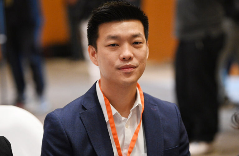 Lãnh đạo đảng Nhân dân đối lập ở Thái Lan Natthapong Ruengpanyawut. Ảnh: Khaosod