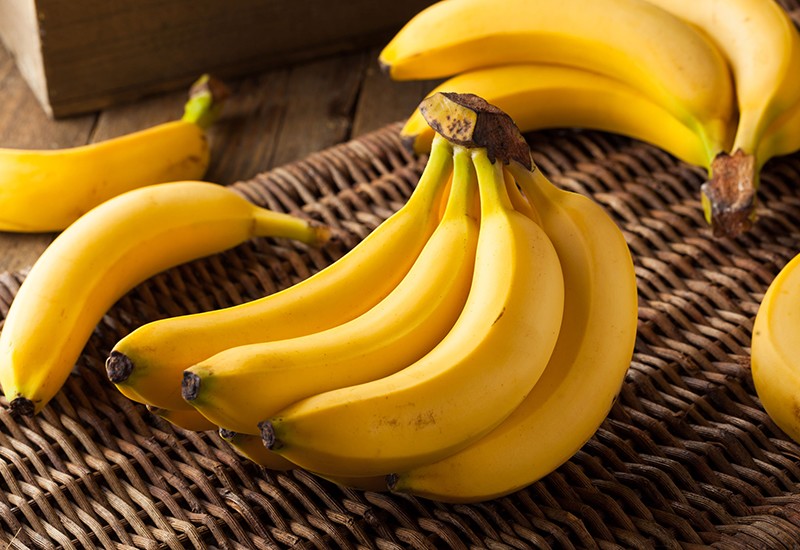 Chuối giúp kiểm soát chứng buồn nôn.