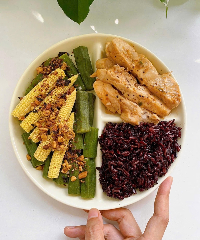 Bổ sung đa dạng các nhóm thực phẩm sẽ giúp gan, thận làm tốt vai trò thải độc, thanh lọc.