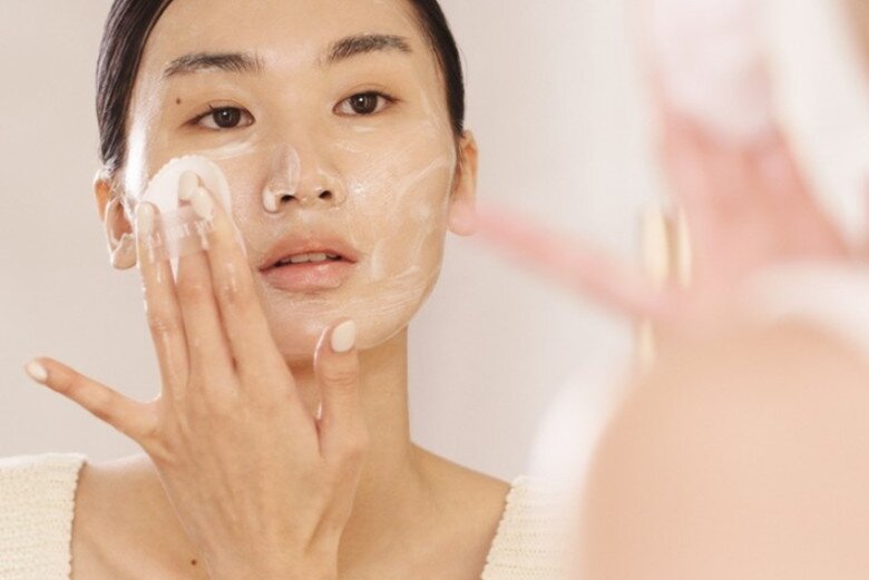 Sự giãn nở và co lại của lỗ chân lông do nhiệt độ chỉ là tạm thời nhưng nếu bạn phát triển các phương pháp làm sạch hàng ngày và se khít lỗ chân lông đúng cách, nó sẽ không giãn ra quá nhiều và làn da dần trở nên láng mịn hơn.