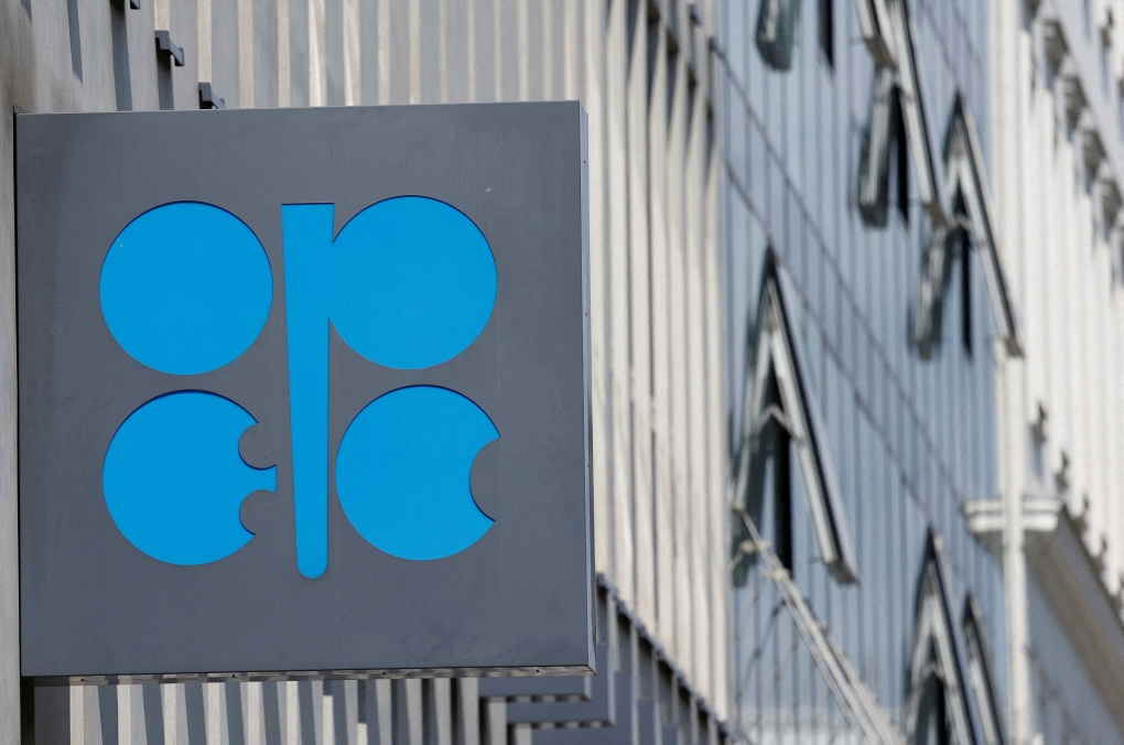 Bên ngoài trụ sở OPEC+ tại Vienna (Áo). Ảnh: Reuters