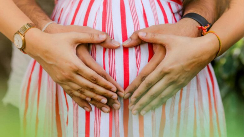 Nhờ công nghệ AI đã giúp họ thực hiện ước mơ làm bố mẹ. Ảnh minh họa.