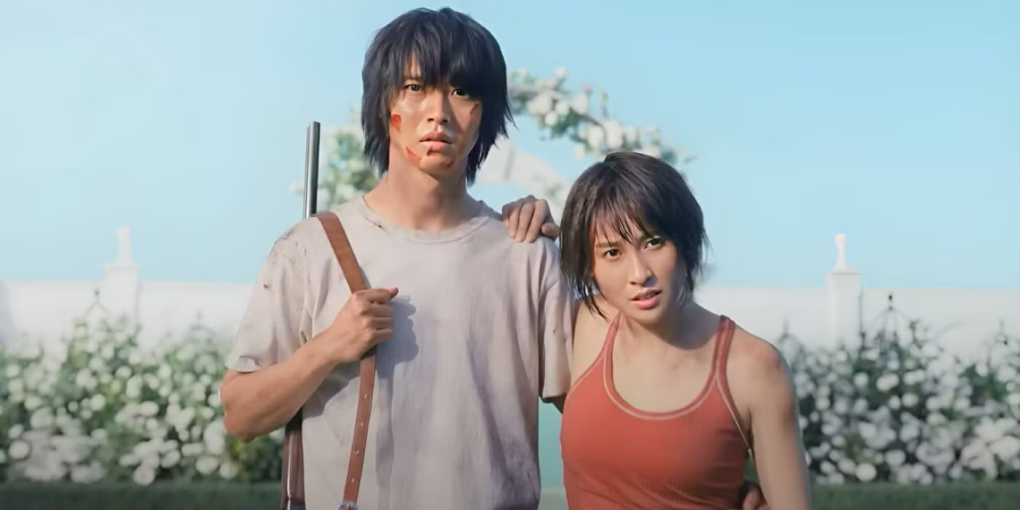 Arisu (Yamazaki Kento) và Usagi (Tao Tsuchiya) trong phim Alice in Borderland. Ảnh: Netflix