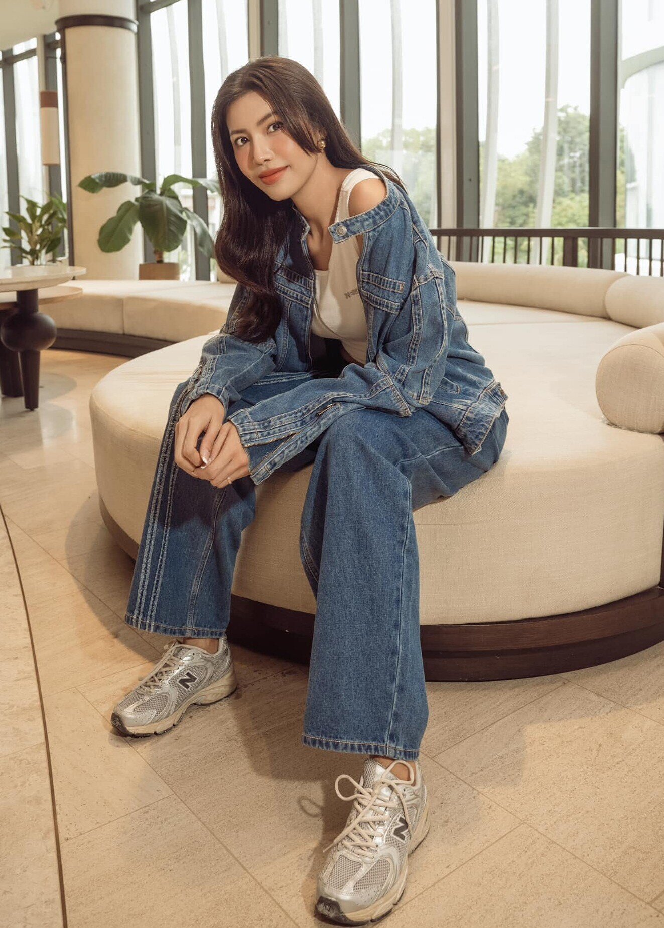 Phụ nữ U40 nên có 3 kiểu quần này trong tủ, vừa không lỗi mốt lại cực kỳ tôn dáng - 2