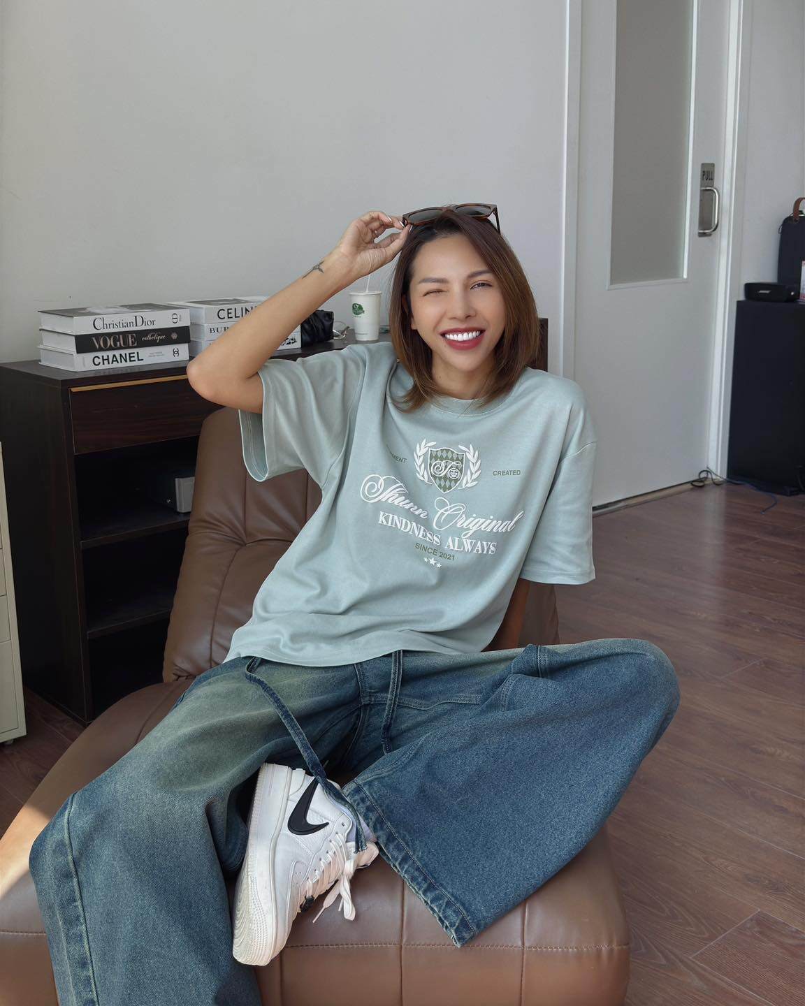 Phụ nữ U40 nên có 3 kiểu quần này trong tủ, vừa không lỗi mốt lại cực kỳ tôn dáng - 3