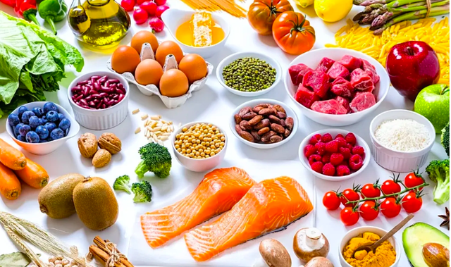 Nên đa dạng hóa nguồn protein cho người cao tuổi. Ảnh minh hoạ