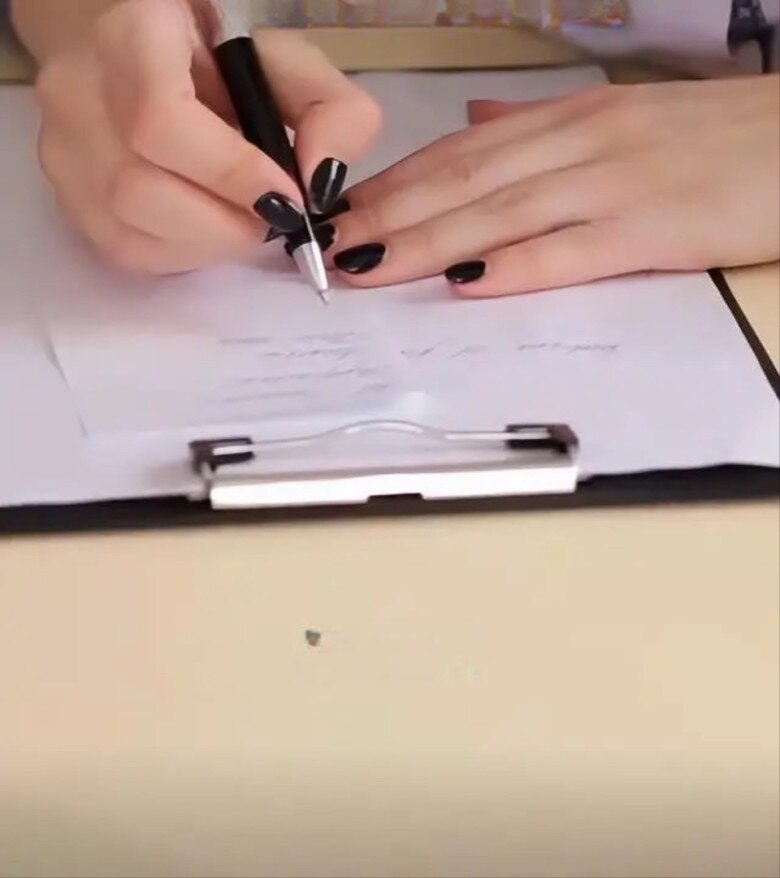 Bác sĩ thông báo em bé đã mất tim thai.