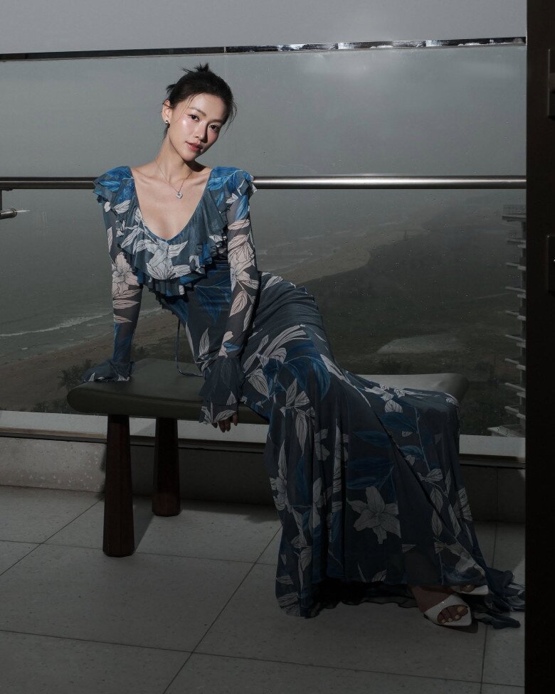 Hoa hậu diện váy xuyên thấu thả dáng trước biển, nhan sắc thế nào mà Đặng Thu Thảo phải thốt lên amp;#34;nữ thầnamp;#34;? - 2