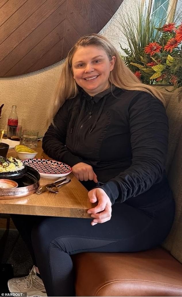 Bà mẹ hai con từng nặng 93 kg vào năm 2022.