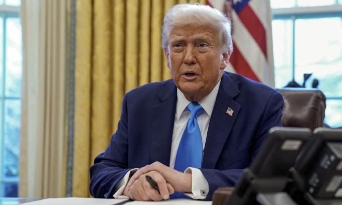 Tổng thống Donald Trump tại Phòng Bầu dục, Nhà Trắng, hồi tháng hai. Ảnh: Reuters