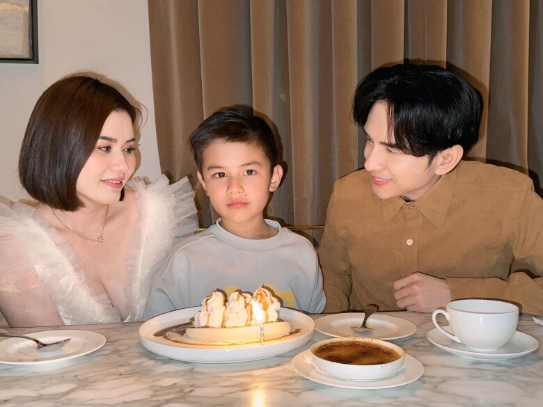 Cả 2 còn cùng kinh doanh, tham gia nhiều sự kiện cùng nhau.