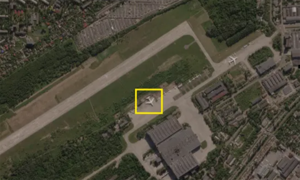 Máy bay An-124 tại sân bay Svyatoshino trong ảnh vệ tinh chụp hôm 2/7. Ảnh: Planet Labs