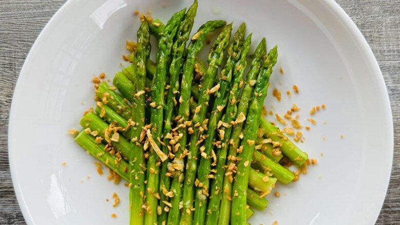 Loại cây nhọn như chông mệnh danh là amp;#34;rau hoàng đếamp;#34;, siêu giàu axit folic, nấu món gì bà bầu ăn cũng bổ - 3