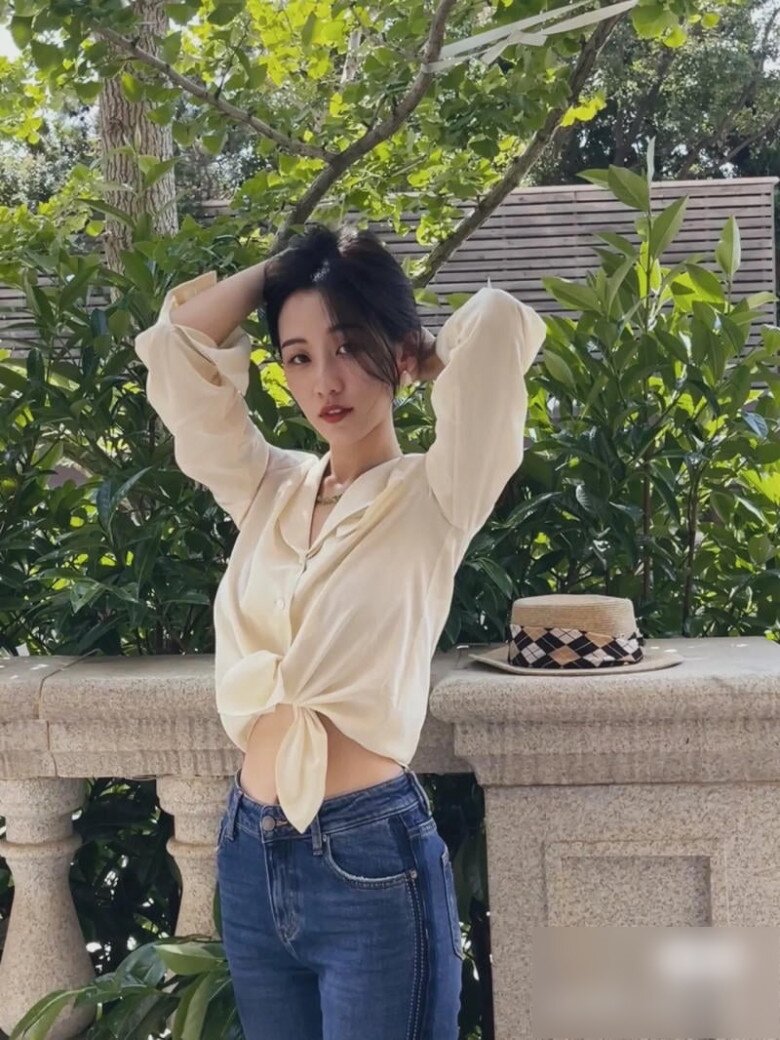 Áo sơ mi với 10 kiểu mặc không đụng hàng, tự tin trở thành cô nàng sành điệu mà không nhàm chán - 3
