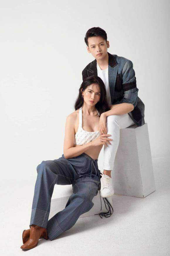 Dù đã là mẹ, Anh Thư vẫn giữ vững phong độ nhan sắc, thậm chí còn ngày càng trẻ trung với gu ăn mặc lão hóa ngược khiến ai cũng trầm trồ.