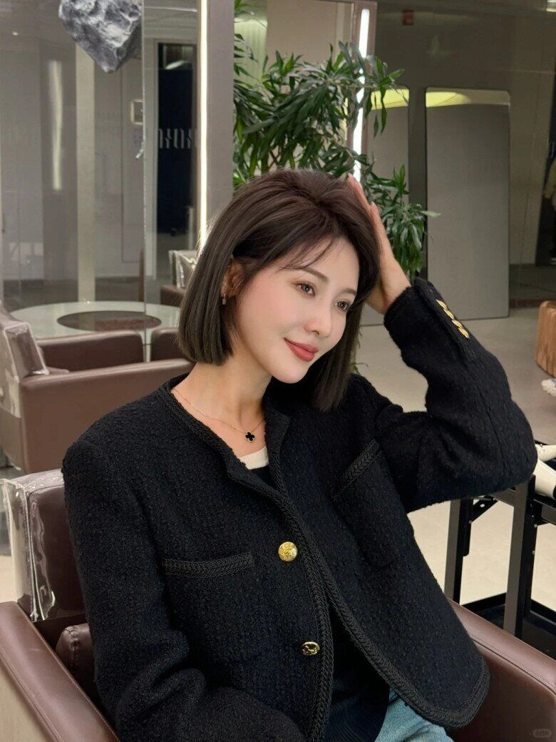 Tại sao nhiều phụ nữ 40+ hiện nay không chọn nhuộm tóc nữa, dù có thể giúp trẻ hơn 10 tuổi? - 11