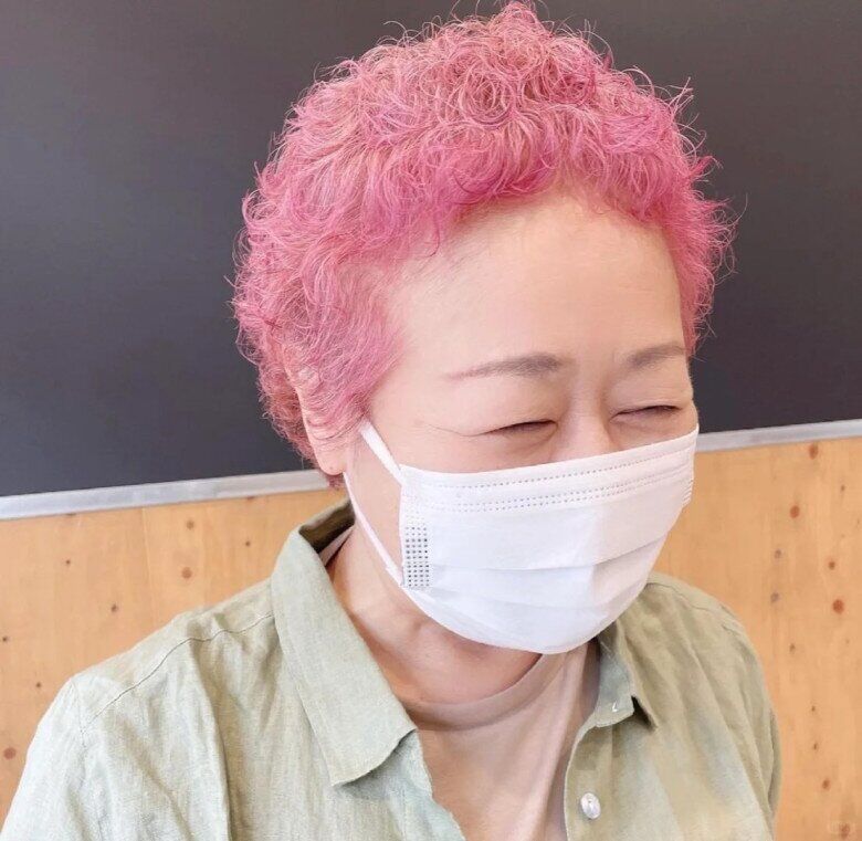 Việc chạy theo những màu tóc nhuộm xu hướng chỉ khiến phụ nữ trông như cố tình cưa sừng làm nghé.