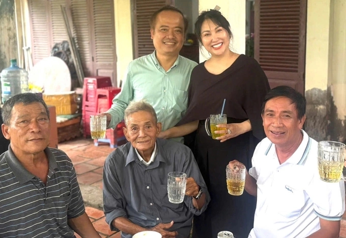 Nữ nghệ sĩ là mẹ đơn thân được đại gia yêu say đắm, đưa về ra mắt gia đình, thăm nhà máy 3 hécta- Ảnh 3.