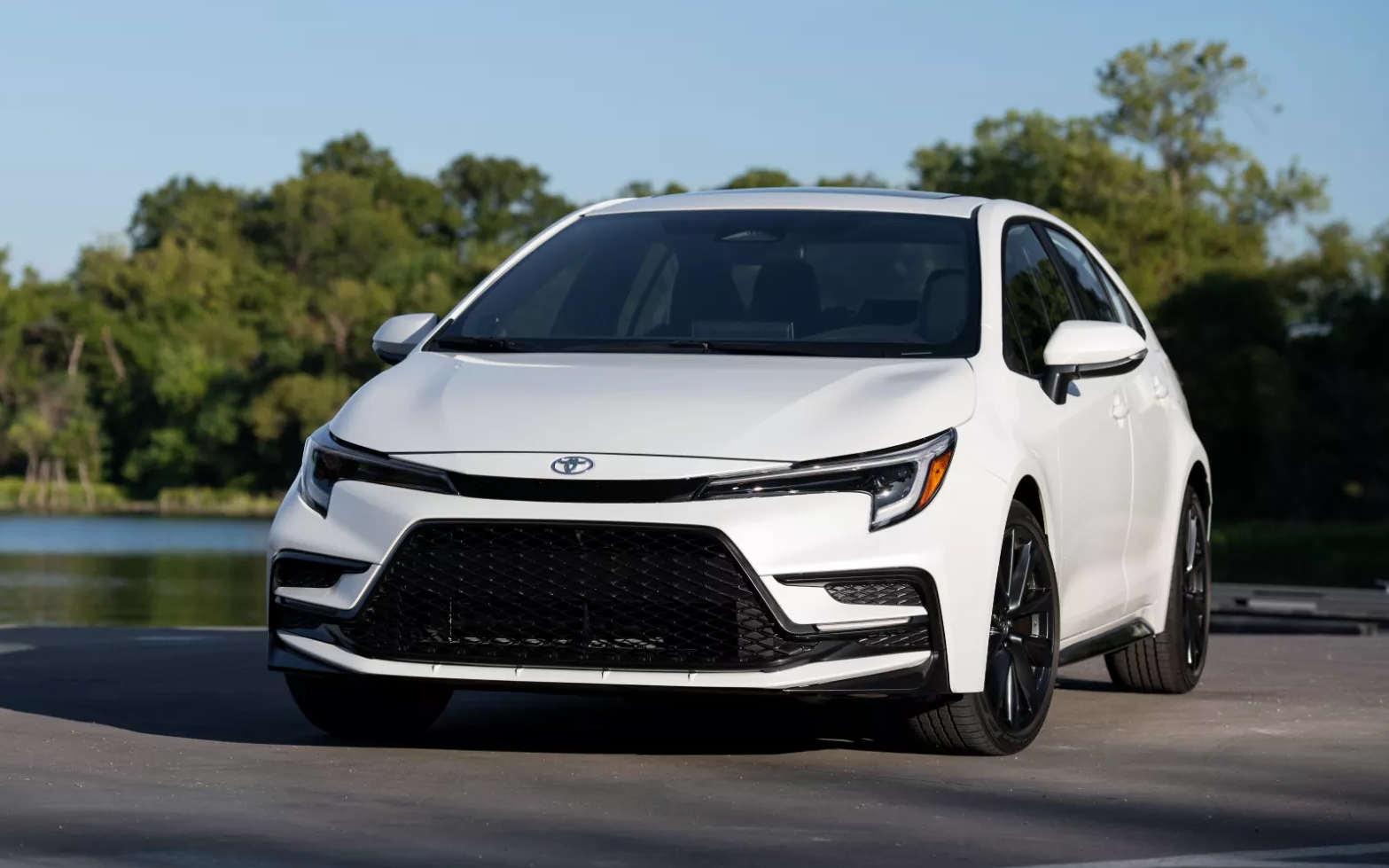 Toyota Corolla 2026 ra mắt: ADAS xịn hơn, tiện nghi nâng cấp có điểm giống Altis tại Việt Nam- Ảnh 5.