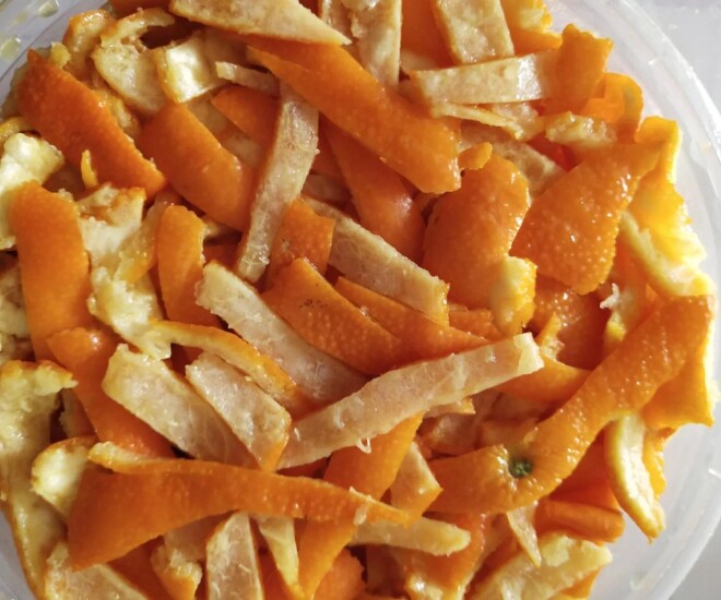 Vỏ cam ăn xong đừng vội bỏ đi, biết sớm 3 công dụng này của nó tiết kiệm cả khối tiền - 1