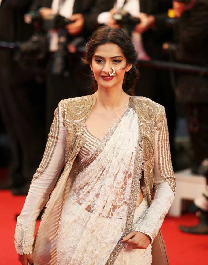 Tôi hiểu ra rằng càng căng thẳng vì cân nặng, cơ thể càng phản ứng tiêu cực. Tôi cần bình yên để hồi phục, Sonam thay đổi góc nhìn trong hành trình giảm cân. Ảnh: Instagram sonamkapoor