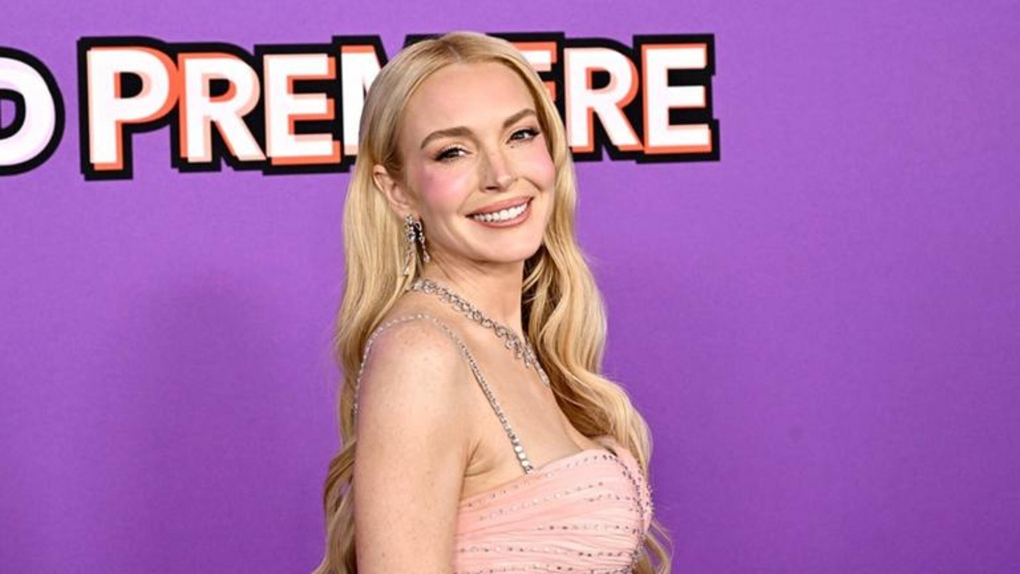 Lindsay Lohan trên thảm đỏ ra mắt phim Freakier Friday. Ảnh: Walt Disney Studios