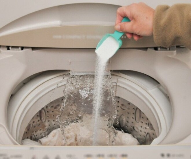Người thông minh sẽ không cho bột giặt vào máy giặt như thế này, nhiều người làm sai chẳng trách quần áo không sạch - 1