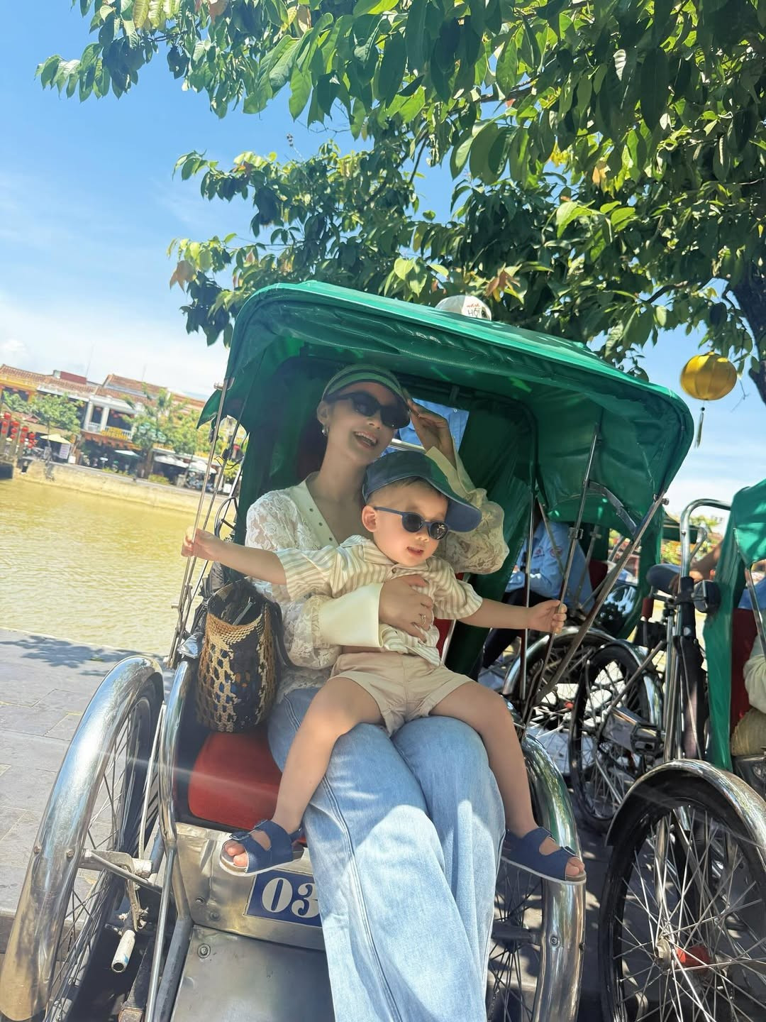 Minh Hằng mặc táo bạo, được khen đẹp như AI - 11