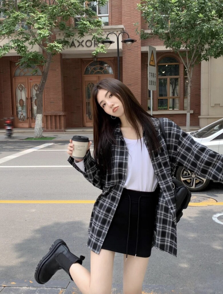 3 kiểu phối áo sơ mi caro amp;#34;dễ ẹtamp;#34; mà ai cũng nên ai biết: Mặc vào là trẻ ra 5 tuổi, hack dáng đến ngỡ ngàng - 4