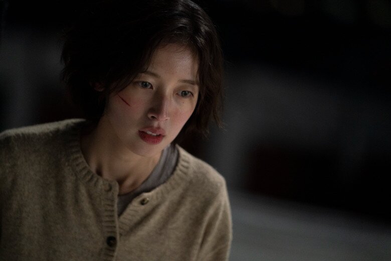 Hyun Heup hoàn toàn cô lập bản thân và coi năng lực của mình như một lời nguyền.