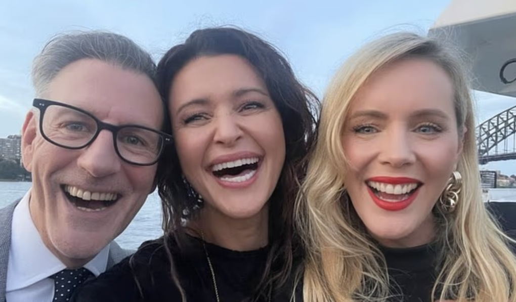 Lowe cùng khách mời trong đám tang của mình ở Sydney, Australia. Ảnh: DailyMail