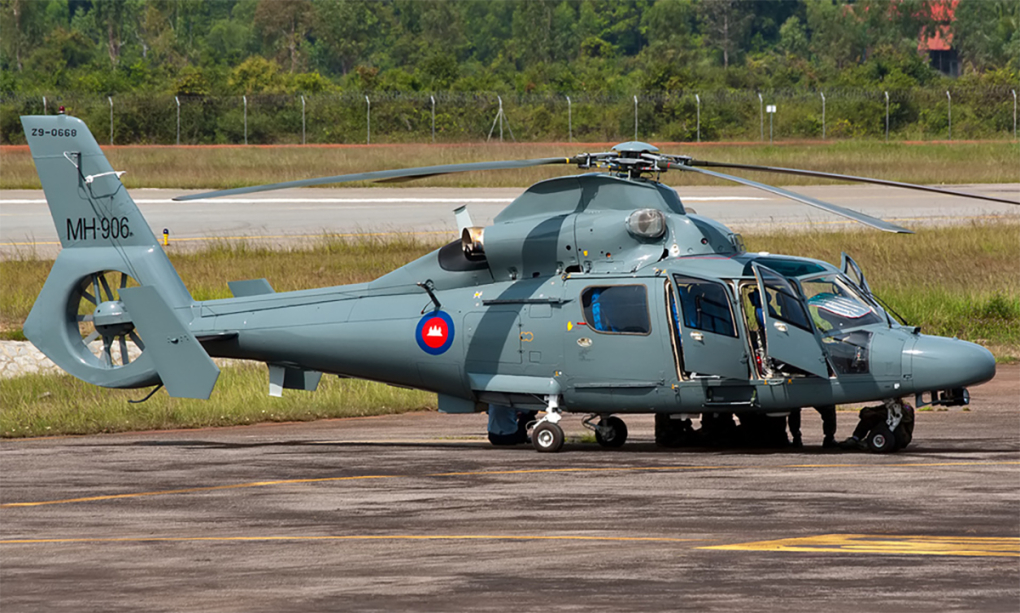 Trực thăng Z-9 của Campuchia tại Siem Reap tháng 4/2014. Ảnh: Flickr/Michal Hergott