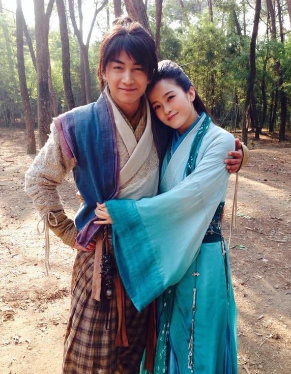 Triệu Anh Tử và Trần Hiểu trên trường quay. Ảnh: Weibo