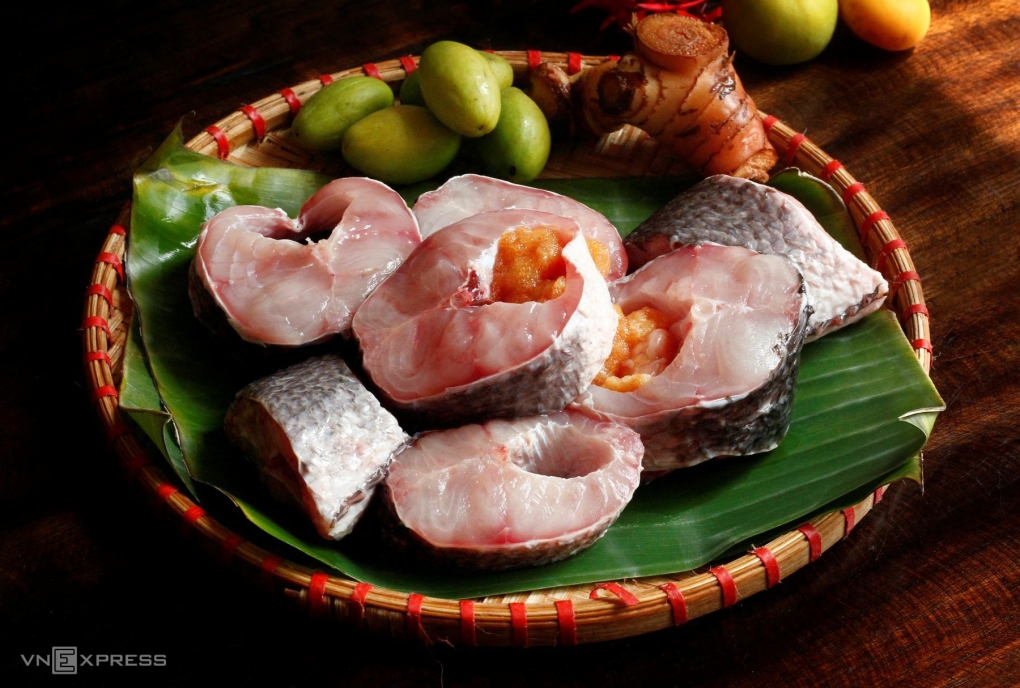 Cá cần sơ chế sạch để hạn chế mùi tanh. Ảnh: Bùi Thủy